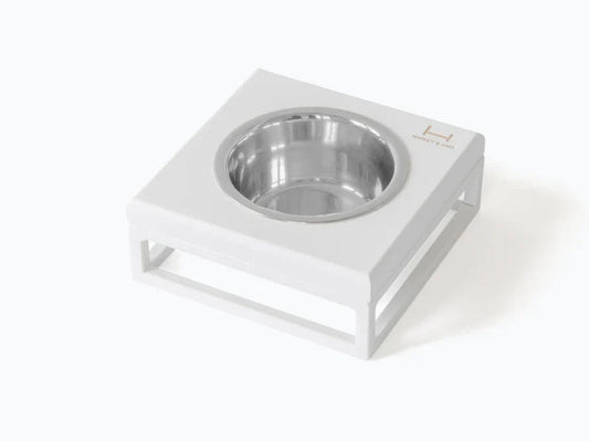 LUNCH BAR Hundenapf / Holz Napfständer mit einzelnem Edelstahlnapf für kleine Hunde / weißer Metallrahmen HARLEY & CHO