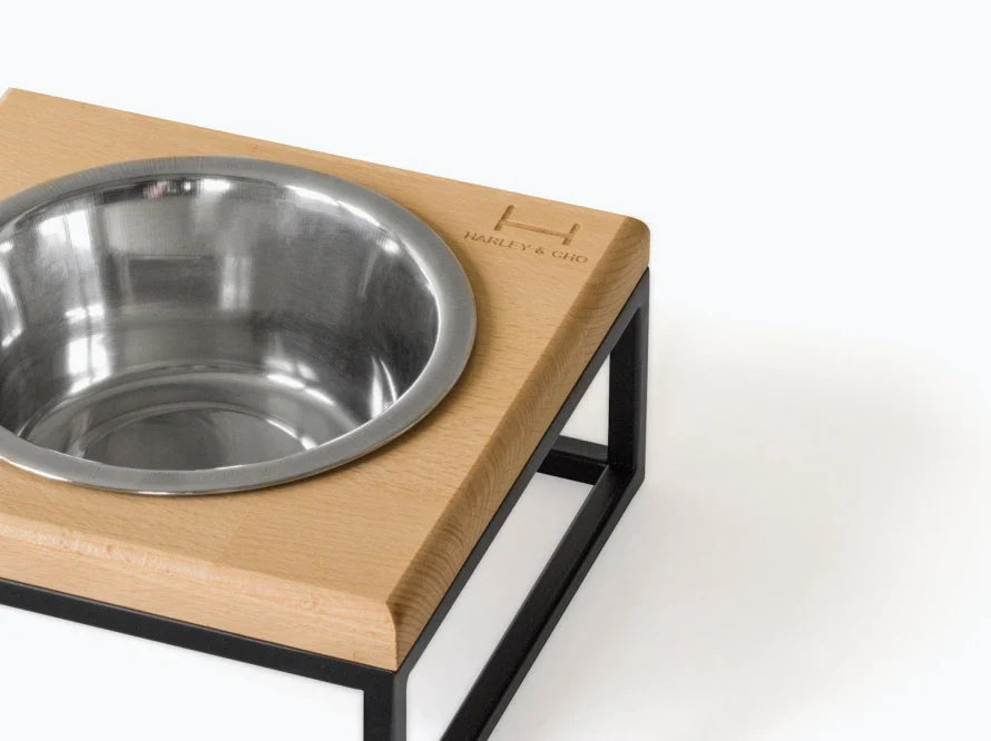 LUNCH BAR Katzennapf / Holz Napfständer mit einzelnem Edelstahlnapf für Katzen / schwarzer Metallrahmen HARLEY & CHO