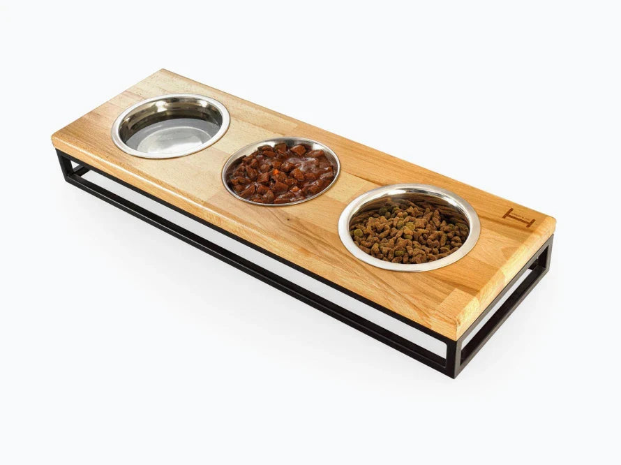 LUNCH BAR Katzennapf / Holz Napfständer mit drei Edelstahlnäpfen für Katzen / schwarzer Metallrahmen HARLEY & CHO
