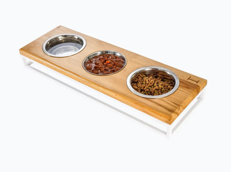 LUNCH BAR Katzennapf / Holz Napfständer mit drei Edelstahlnäpfen für Katzen / weißer Metallrahmen HARLEY & CHO