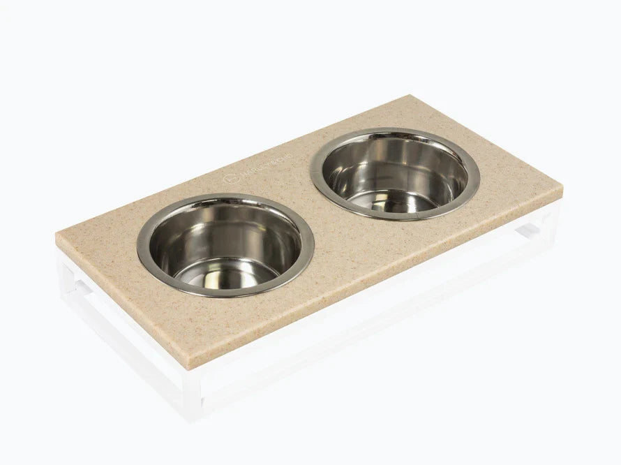 LUNCH BAR Katzennapf / Kunststein Napfständer mit zwei Edelstahlnäpfen für Katzen / weißer Metallrahmen HARLEY & CHO
