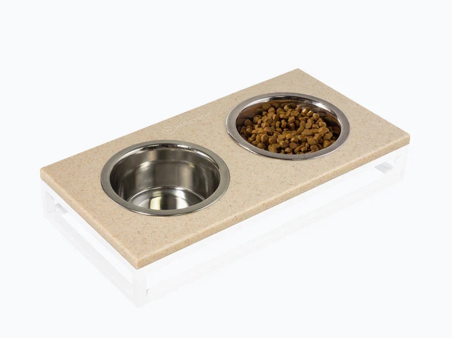 LUNCH BAR Katzennapf / Kunststein Napfständer mit zwei Edelstahlnäpfen für Katzen / weißer Metallrahmen HARLEY & CHO