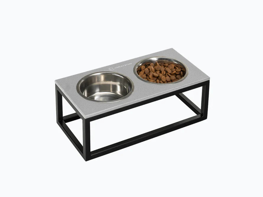 DINNER Hundenapf / Kunststein Napfständer mit zwei Edelstahlnäpfen für große und riesige Hunde / schwarzer Metallrahmen HARLEY & CHO