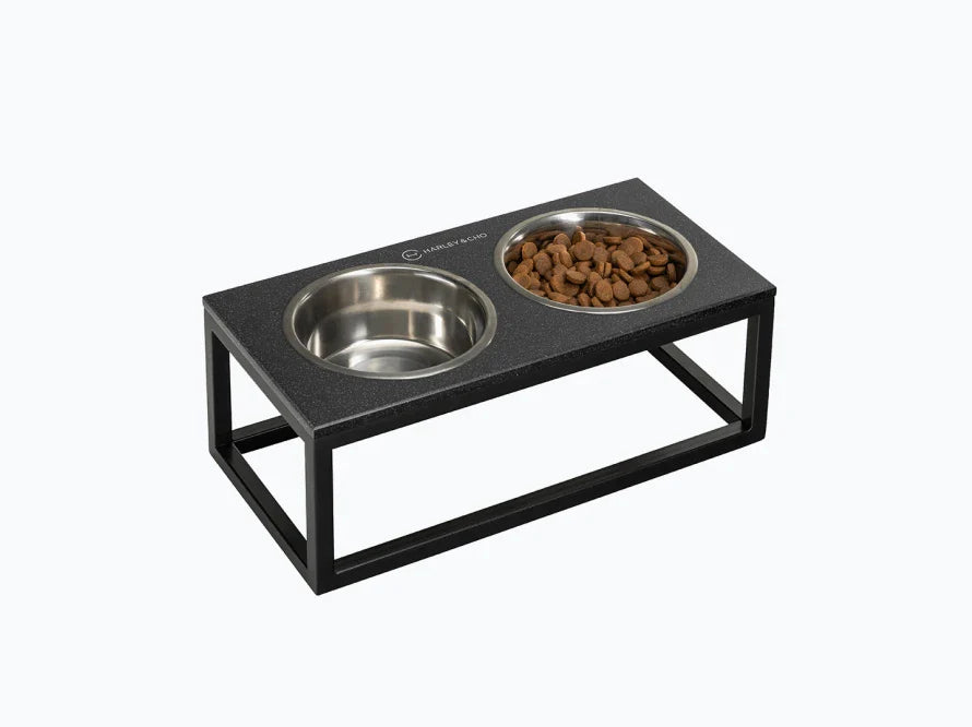DINNER Hundenapf / Kunststein Napfständer mit zwei Edelstahlnäpfen für große und riesige Hunde / schwarzer Metallrahmen HARLEY & CHO