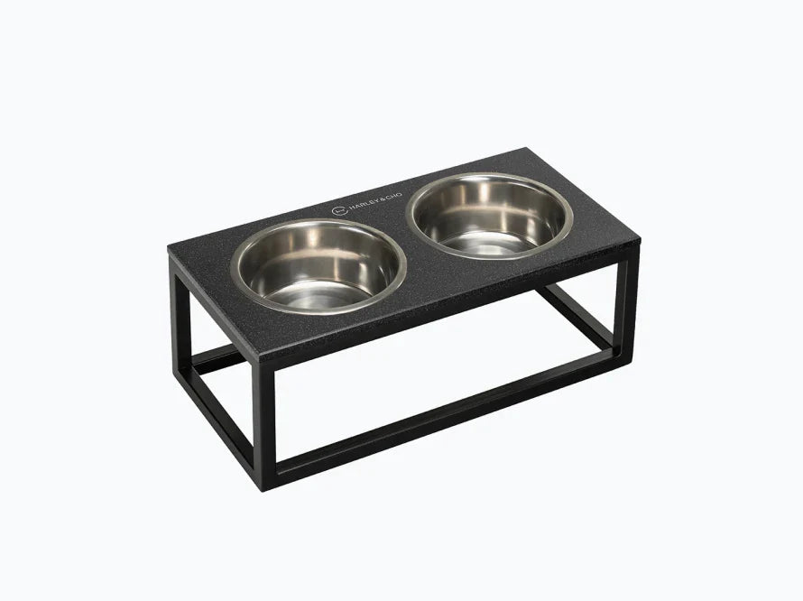 DINNER Hundenapf / Kunststein Napfständer mit zwei Edelstahlnäpfen für große und riesige Hunde / schwarzer Metallrahmen HARLEY & CHO