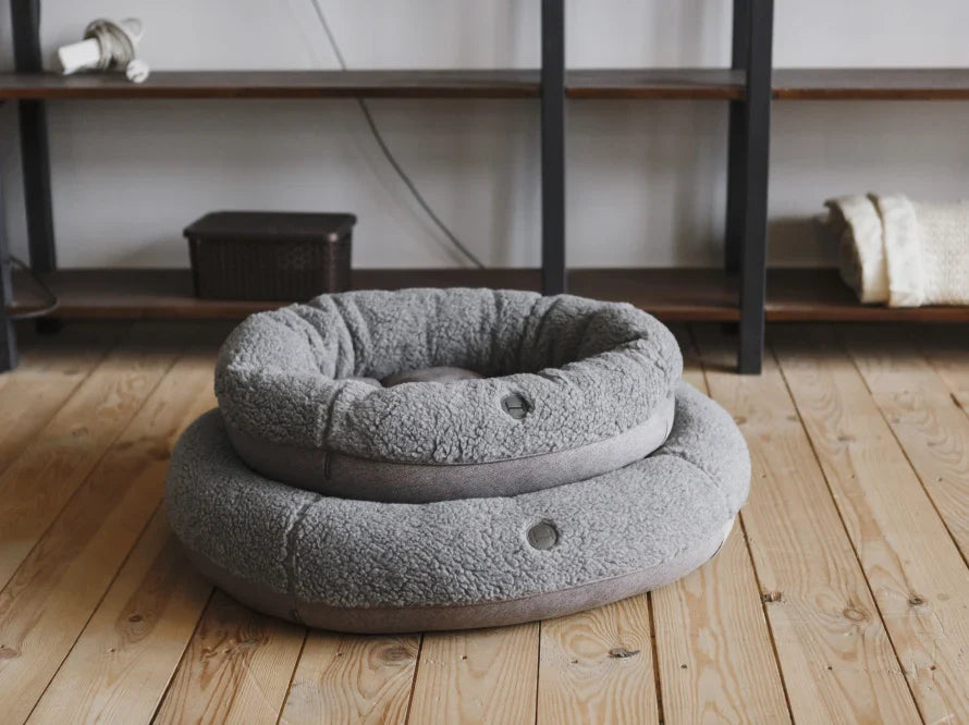 BAGEL FUR Katzenbett aus Kunstfell / Möbelstoff HARLEY & CHO